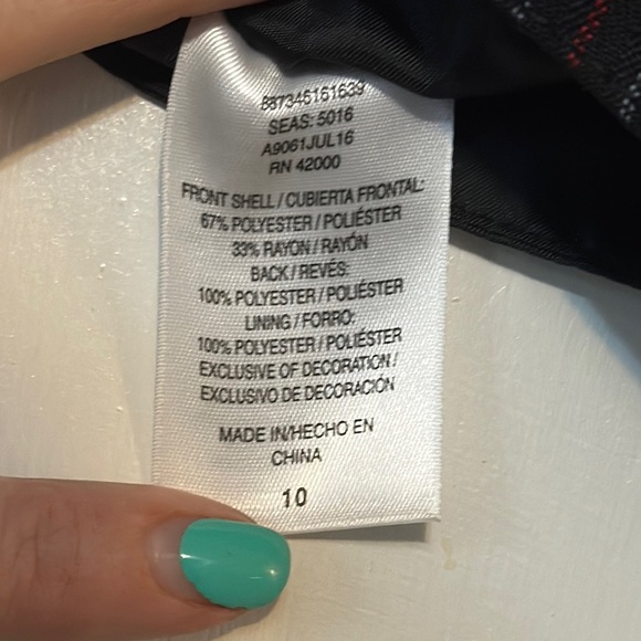 Black and Red Vest with Tailored Fit - Picture 2 of 6